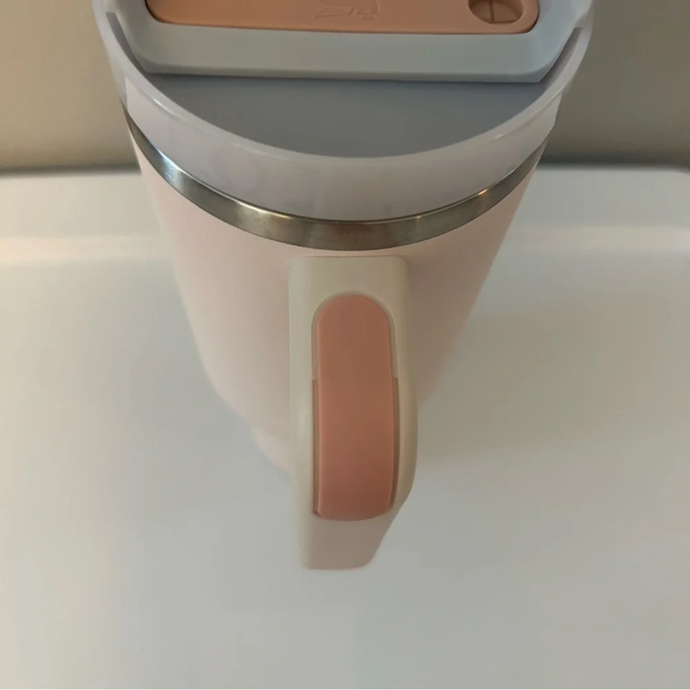 Stanley Rose Quartz Quencher H2O flowstate tumbler 40 oz Travel Mug with Handle - Picture 12 of 14